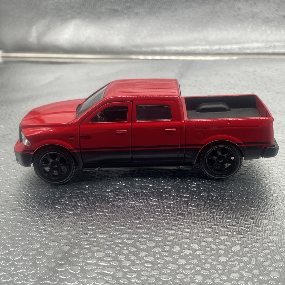 Jada Toys‎ Red 2013 Dodge Ram 1500 4x4 Pickup Truck Pullback 1:32 Diecast 99745